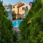 Gostinjska kuća Julian 3*