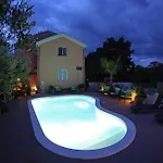 Gostinjska kuća Julian 3*