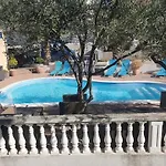Julian Gostinjska kuća