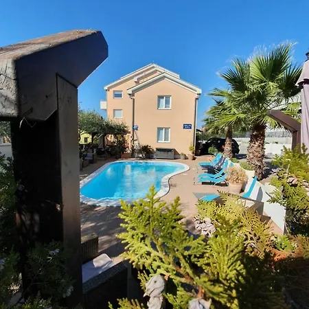 Julian 3* Задар