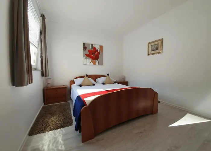 בית הארחה Julian